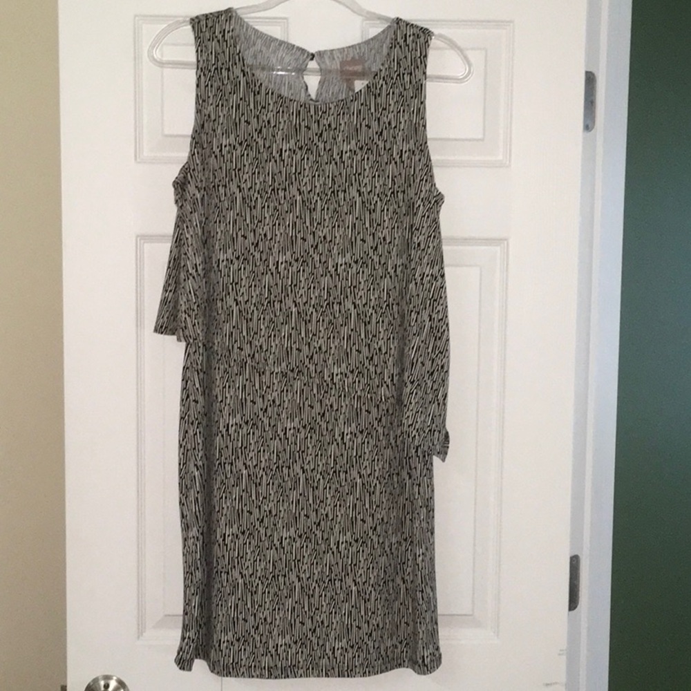 Chico's Black and White Sheath Dress Scoop Neck Sleeveless